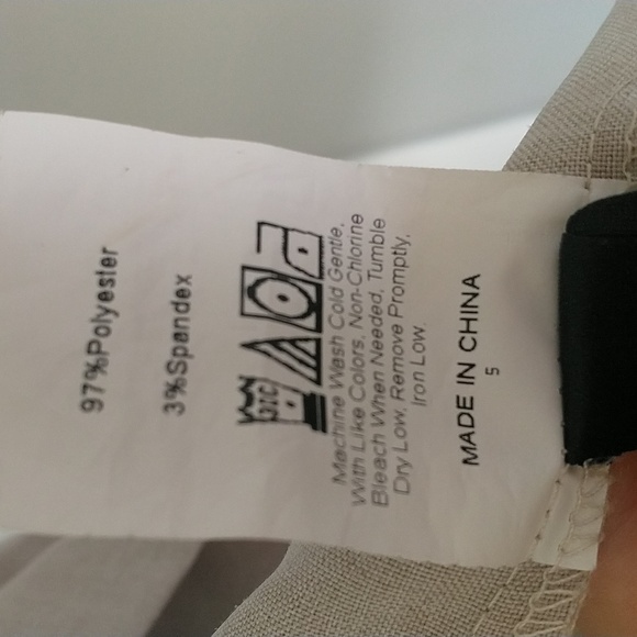 🍓2 for $10, oversized tan blazer with white cuffs, sz medium - Picture 5 of 5